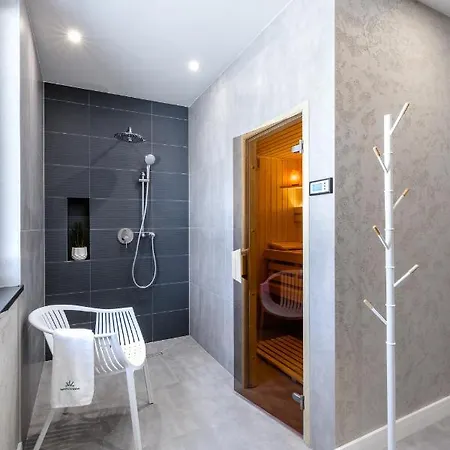 Sniezka Exclusive 公寓 *